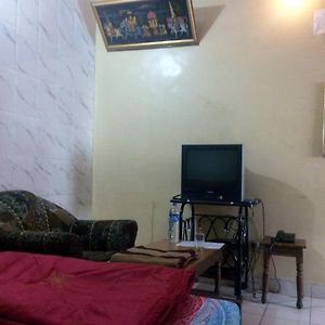 Hotel Om Palace - Couple Friendly & Local Id Accepted